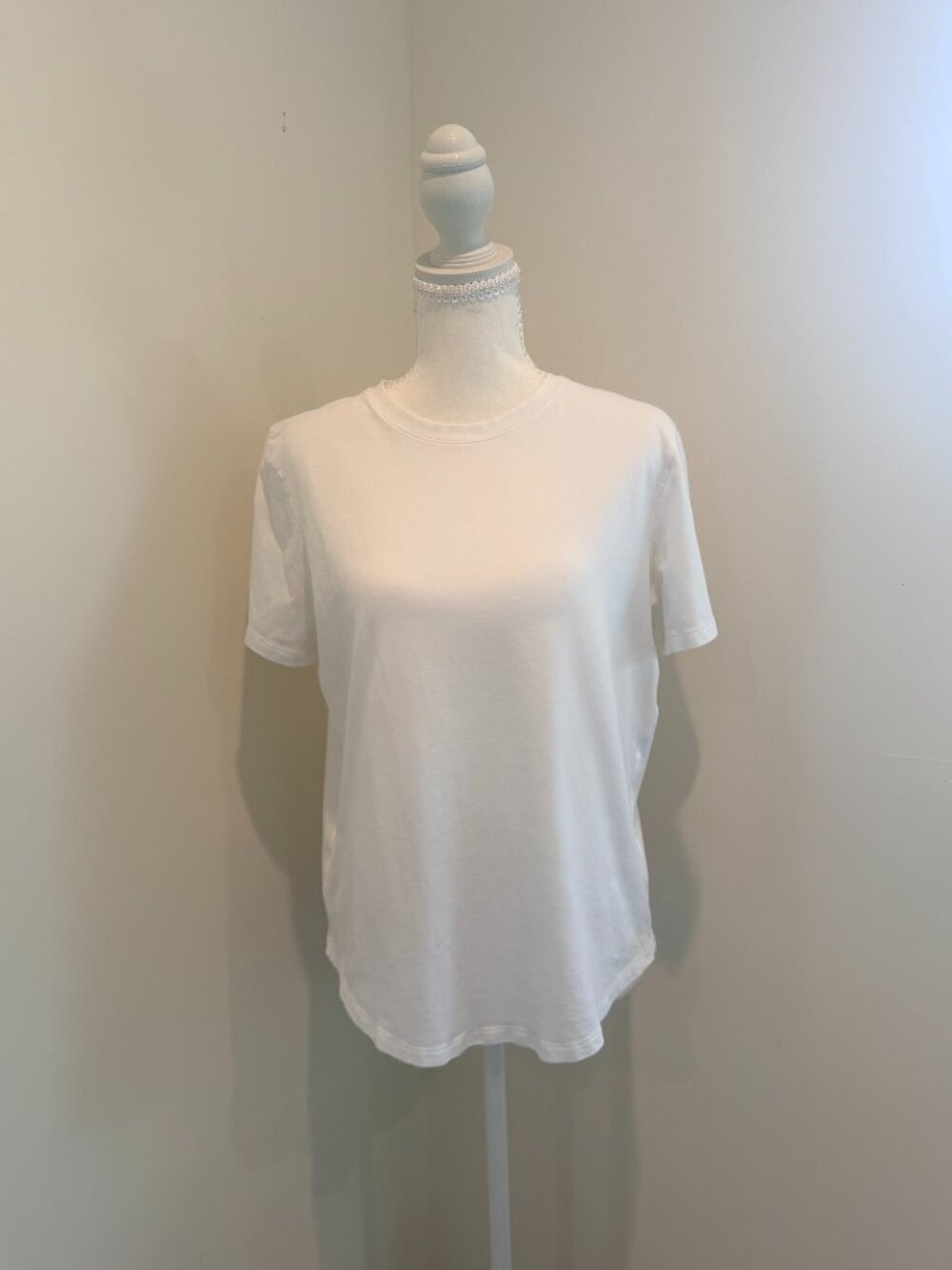 Lululemon White Love Crewneck T-Shirt Curved Hem Size M Soft Pima